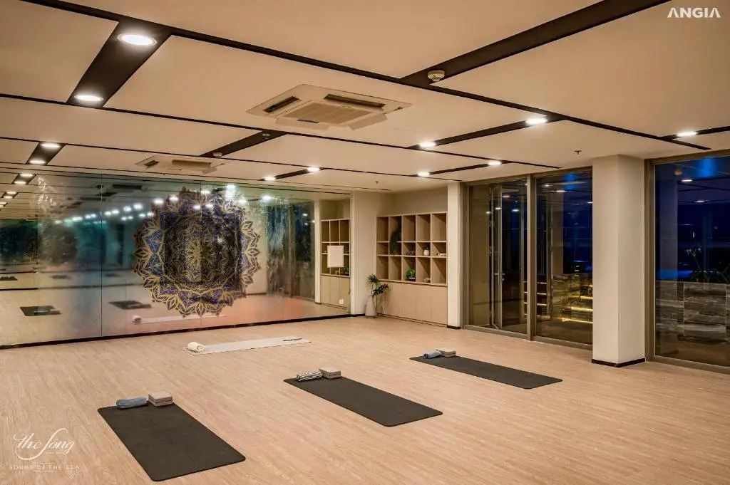 BIG SALE Louis&Jack Homie Studio 50m2 with Balcony