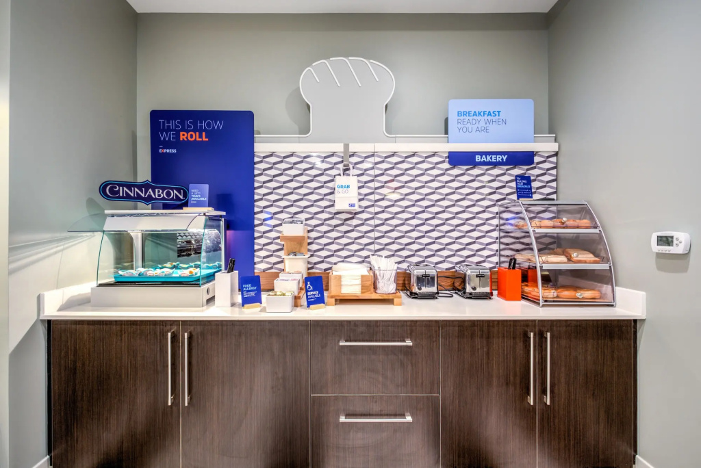 Holiday Inn Express & Suites Reedsville - State Coll Area by IHG