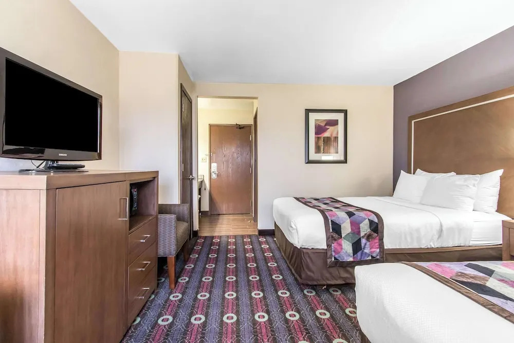Comfort Inn Tulsa Midtown (Formerly Baymont Inns & Suites Tulsa)