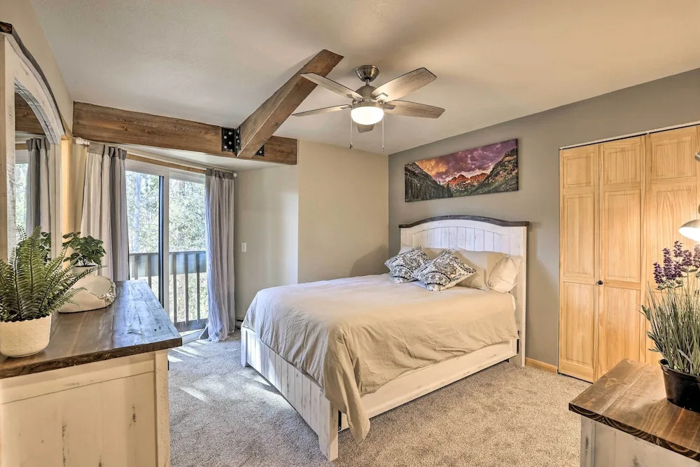 Cozy Winter Park Condo, Walk to Ski Shuttle!