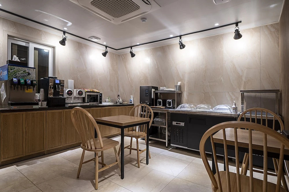 Brown Dot Hotel Osan