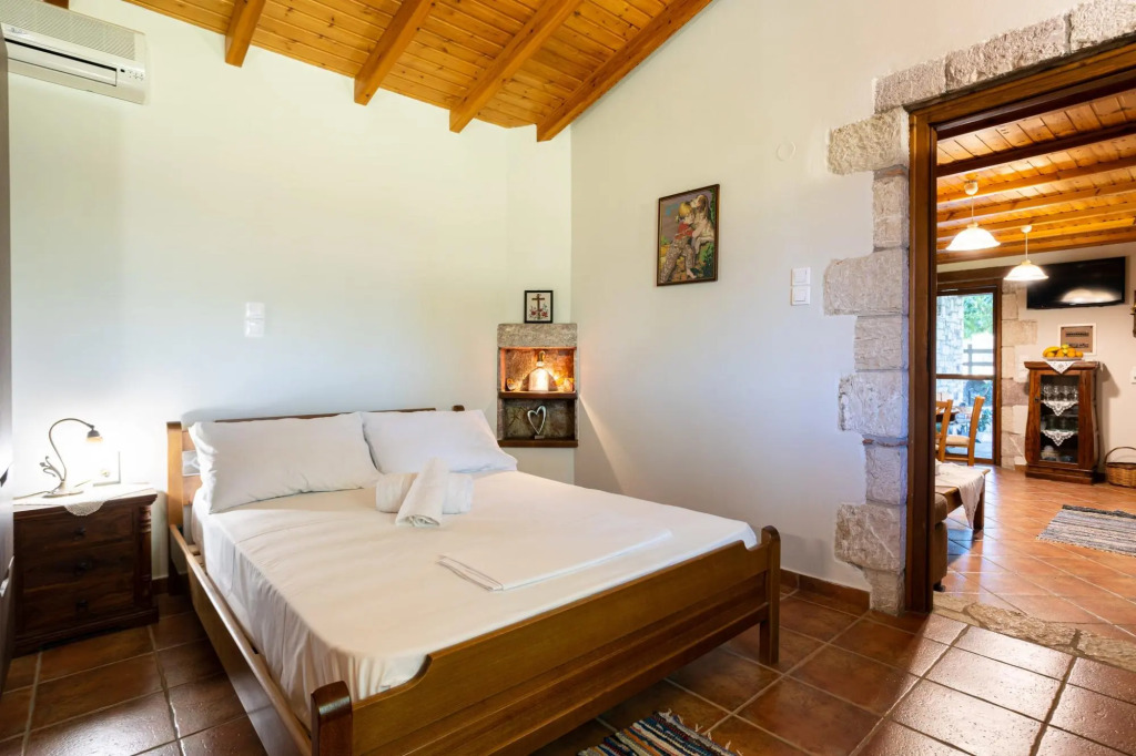 Petalidi Olive Garden Stone House near the beach