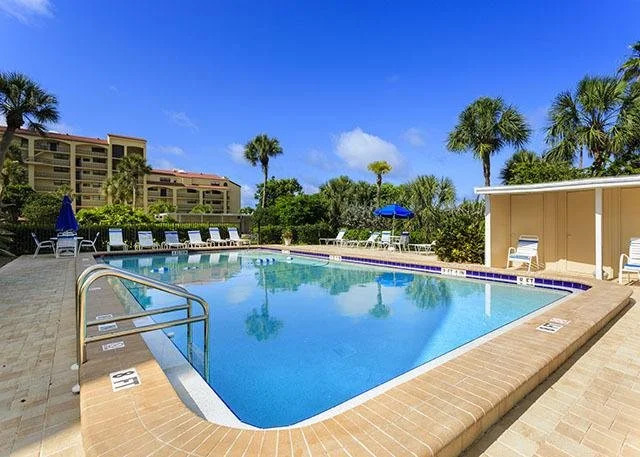 Bay Tree Club 106 2 Br Condo by RedAwning