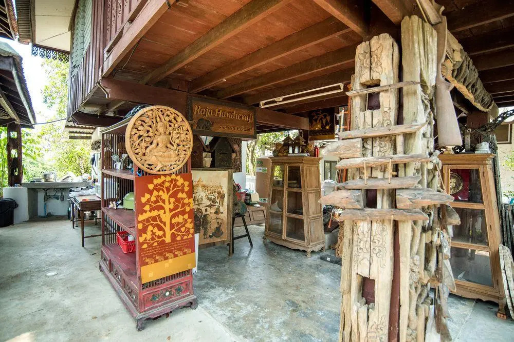 Boon Home Stay Arts and Crafts