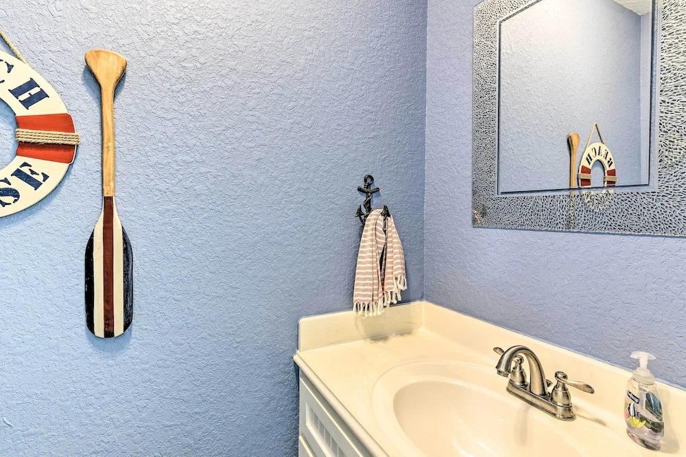 Surfside Beach Home w/ Views, Steps to Shore!
