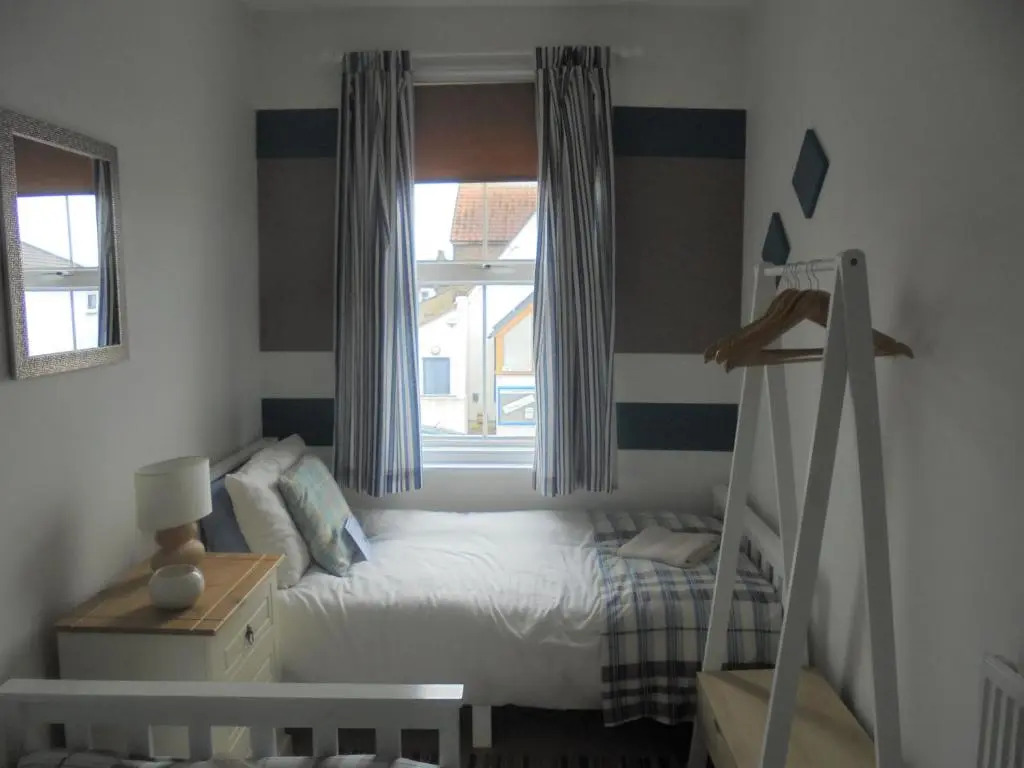 11B Beachside