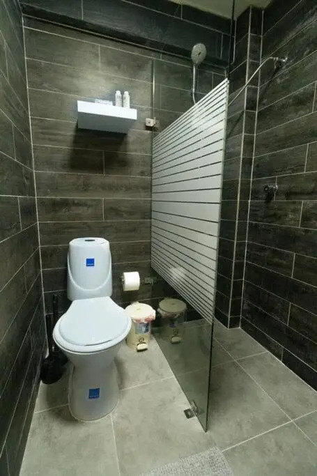 Studio, Room B, totally independent