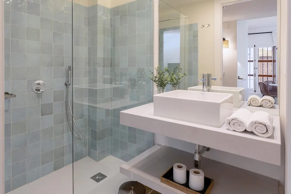 Bright Apartment in Seville Plaza Santa Cruz