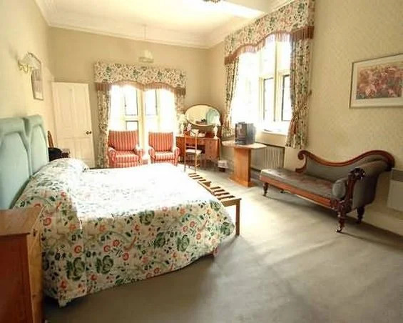 Bibury Court