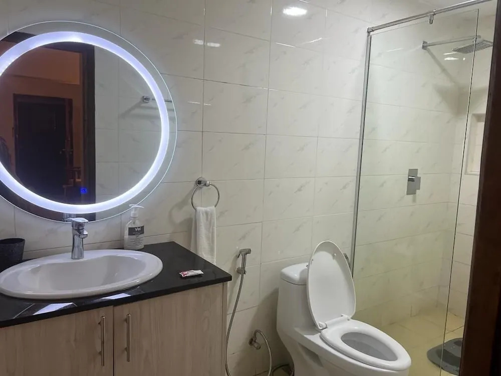 Lux Suites Lantana Executive Apartments