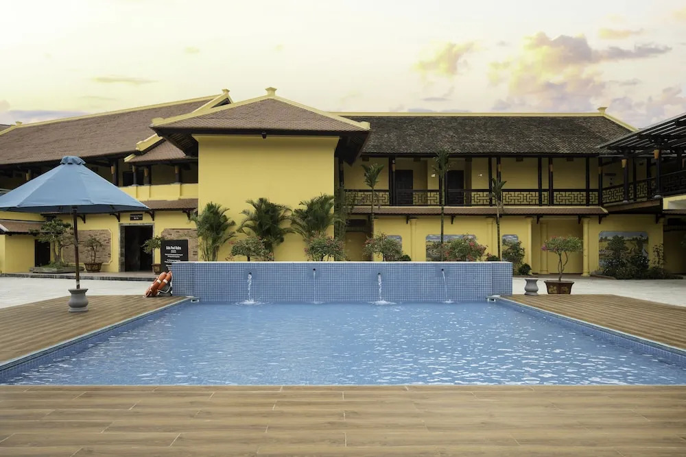 Emeralda Resort Tam Cốc