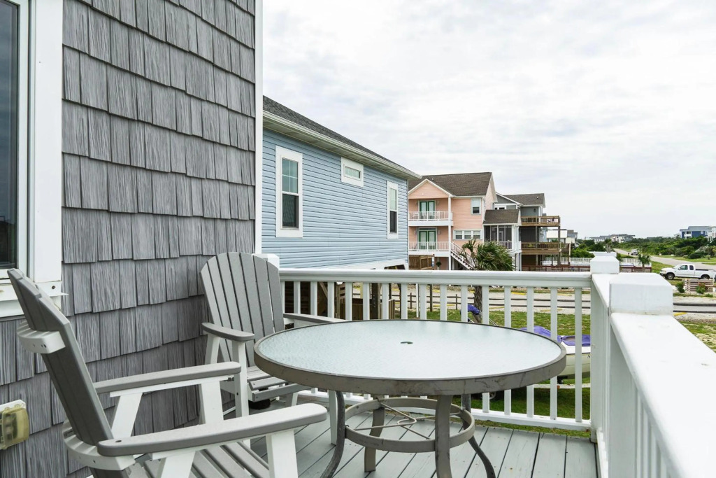 Tar Healin by Oak Island Accommodations