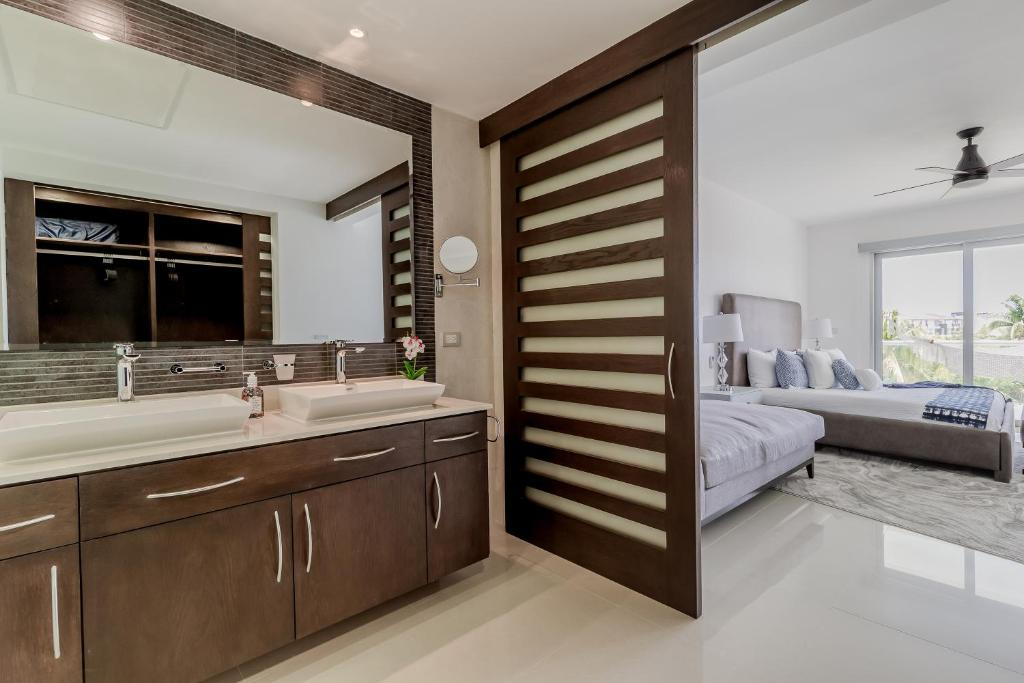 Mareazul Beach Front Condos At playa del Carmen