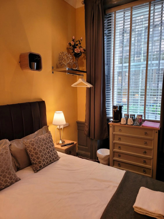 The Residence - NO 8