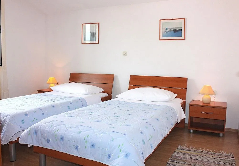 Apartments Viz Pag