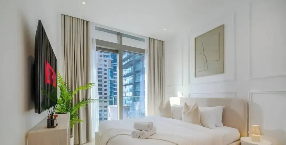 LUX The Marina Gate Sea View Suite