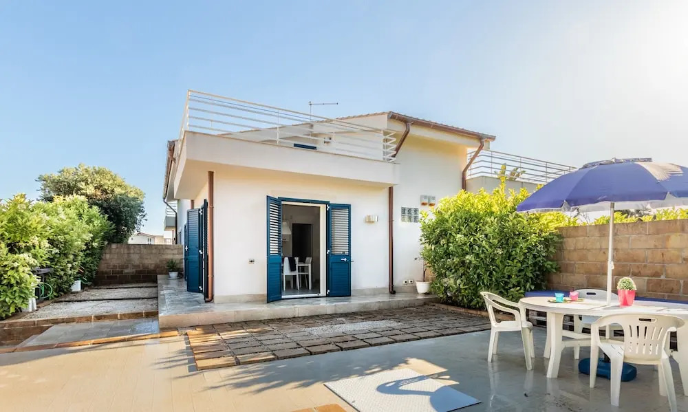 Dolce Mare, Villas
