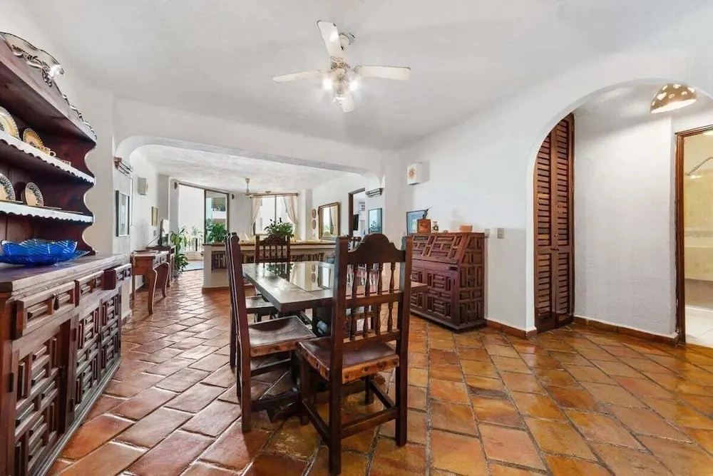 Ocean View 2Br Condo-balcony-beach-pool - 305