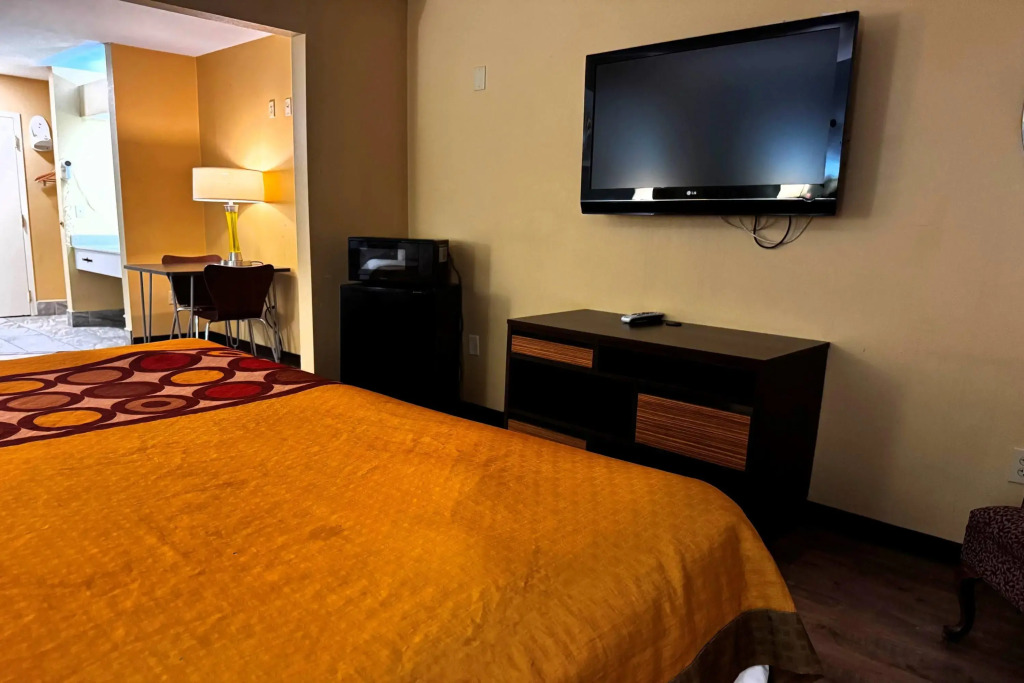 Super 8 by Wyndham Jackson Ridgeland