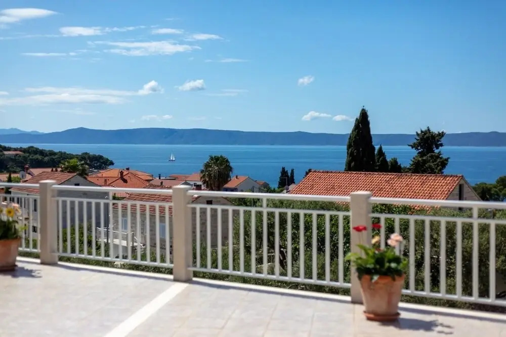 Rajna - 100 m From sea - A3 Crni