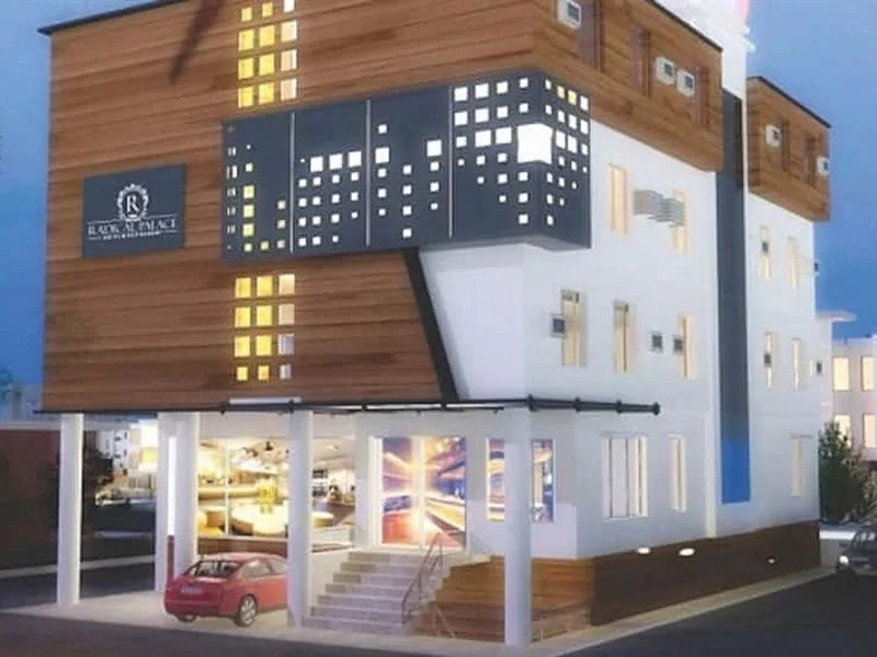 Radical Palace Hotel and Restaurant