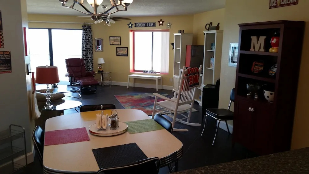 Beach Palms 409