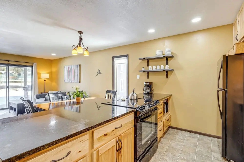 Cozy Condo: Steps to Free Winter Park Shuttle