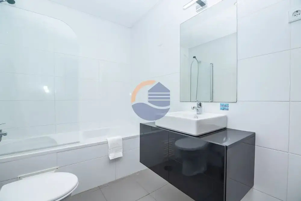 10 in Portim o With 1 Bedrooms and 1 Bathrooms