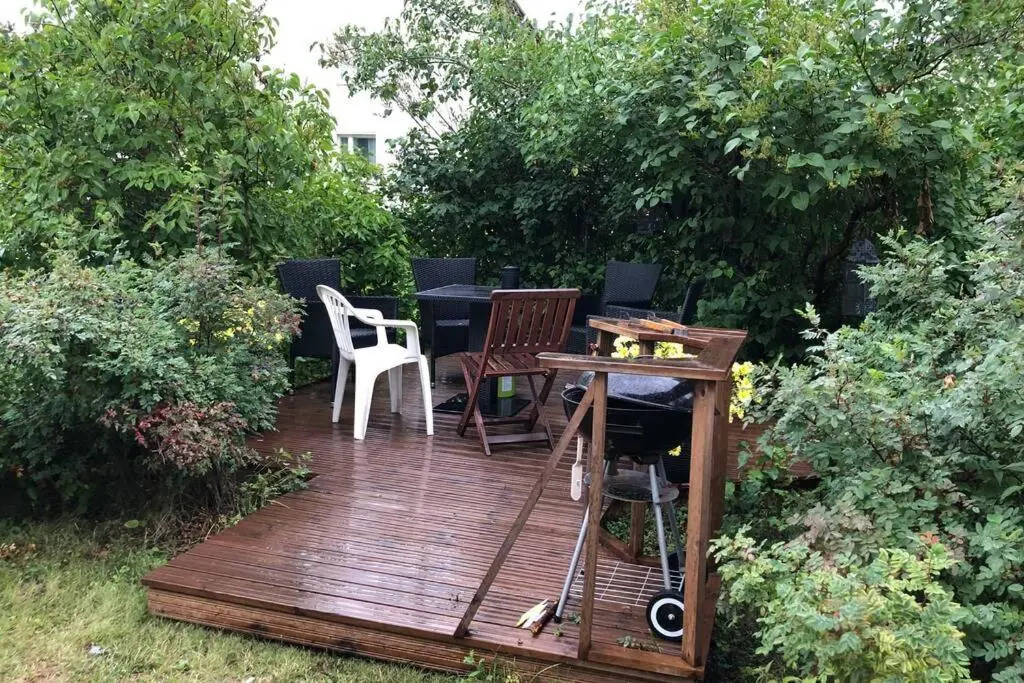 Värikäs puutalokaksio 1-6 hlölle, ilm parkit