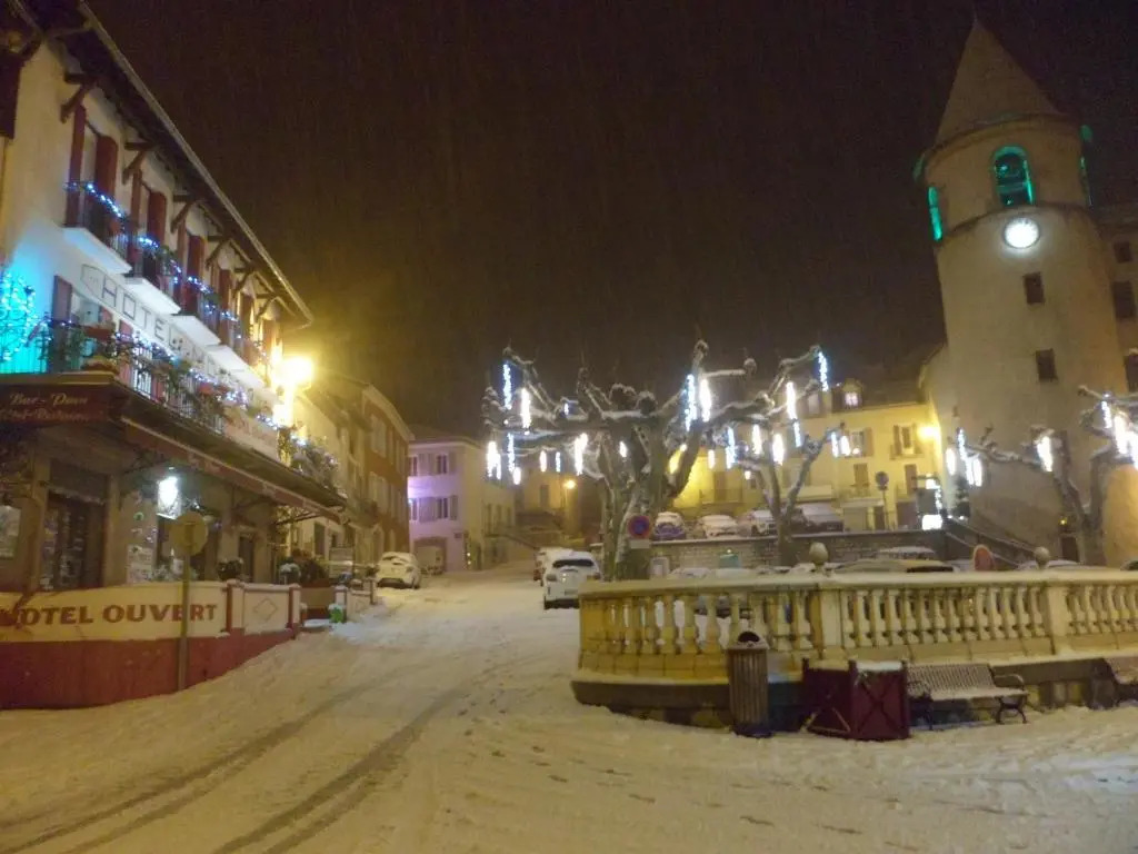 LE MODERNE VEYNES - Location dappartements à la nuitée