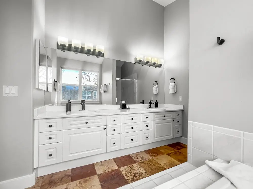 928A Lakepoint Circle 3Br 2,5Ba home