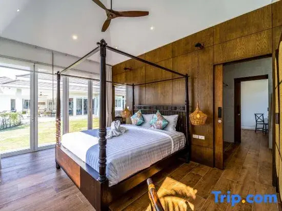 Luxury 7 Bedroom Pool Villa (WL67)