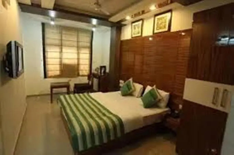 Hotel Chanchal Continental - New Delhi City Centre