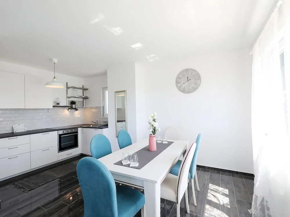 Merita Apartments with Pool