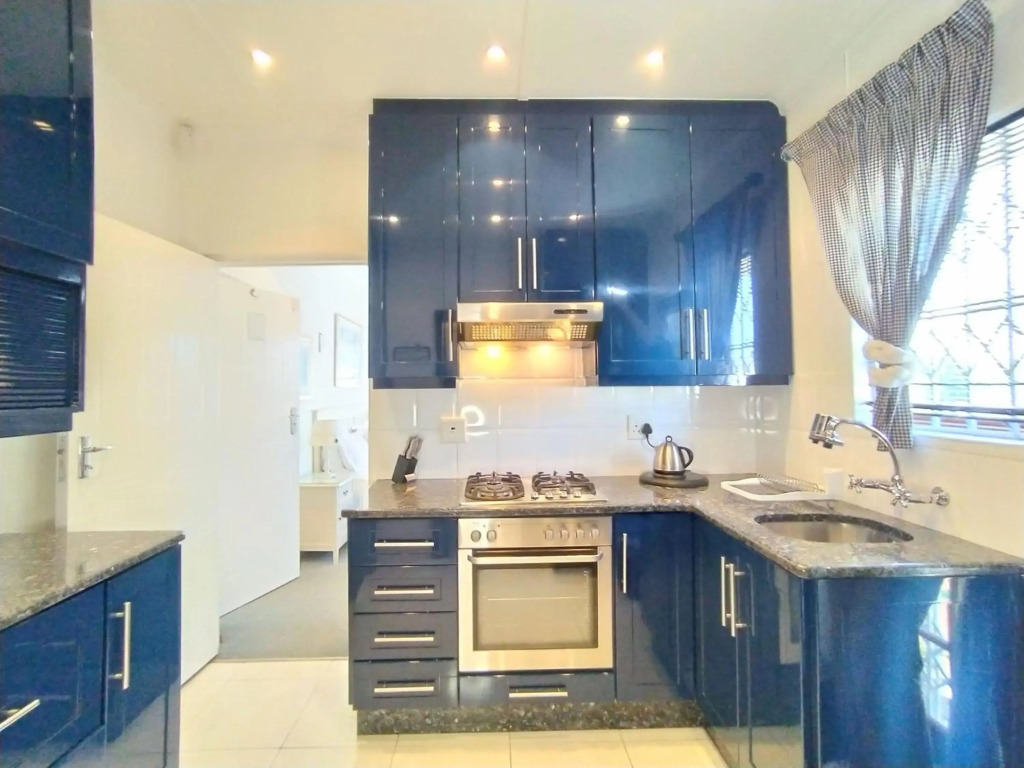 Villa Mintos - 4 bed 3 bath, Pool, 750m to Robberg 5 Beach