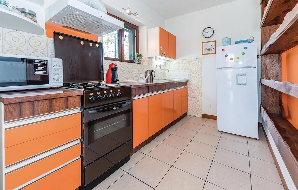 Four-Bedroom Holiday Home In Zaboric