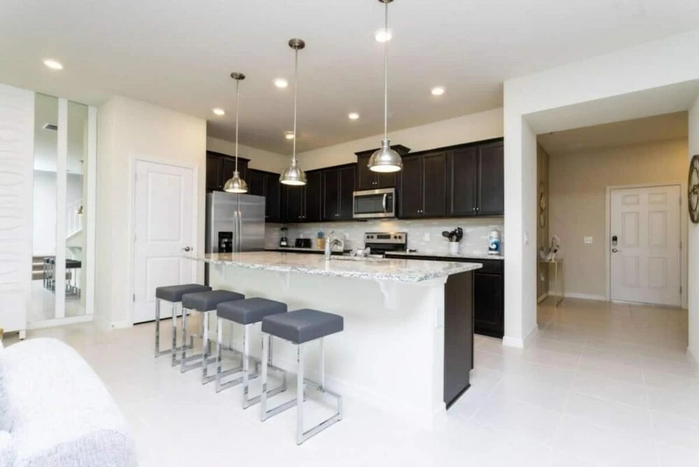 630 Amazing Home With Thematic Rooms