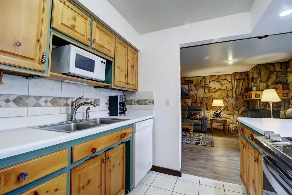 A106 Lake Cliffe 2 Bedroom Condo