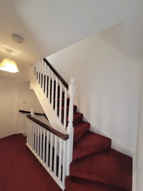Darlington 3 bed House Near Train Station