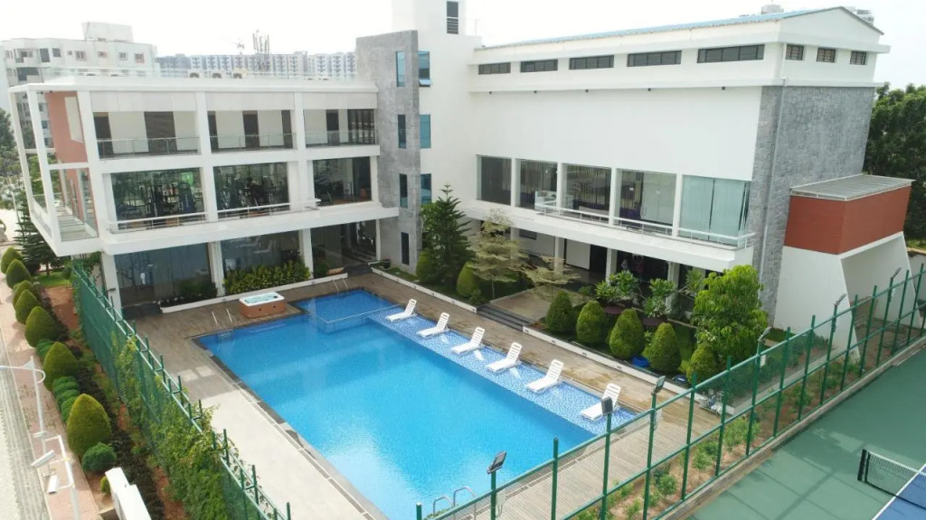 VRR Astoria Hotel & Convention Center
