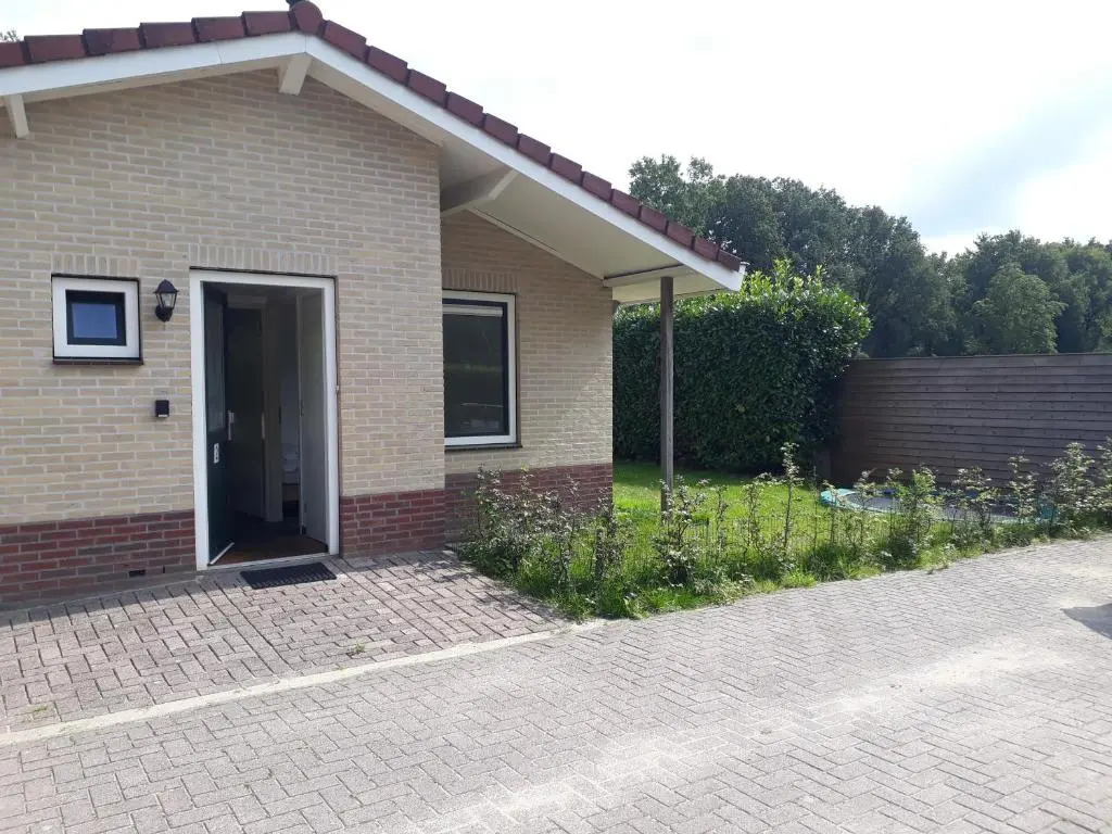 Huinerhofje 2 - Vrijstaand met grote omheinde tuin, rust, privacy en nabij bossen