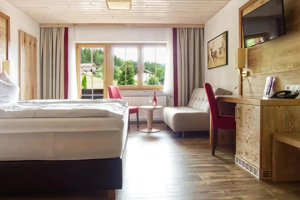 Hotel zur Linde - Bayerischer Wald - aktivCard mit 154 kostenfreien Leistungen - kostenloser Parkplatz