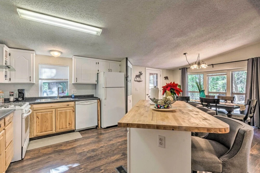 Relaxing Lincoln Forest Retreat w/ Wraparound Deck