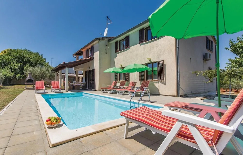 Stunning Home in Porec With Wifi and 3 Bedrooms