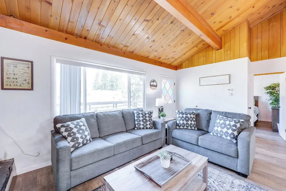 Close to Skiing & Lake: Big Bear Mountain Getaway