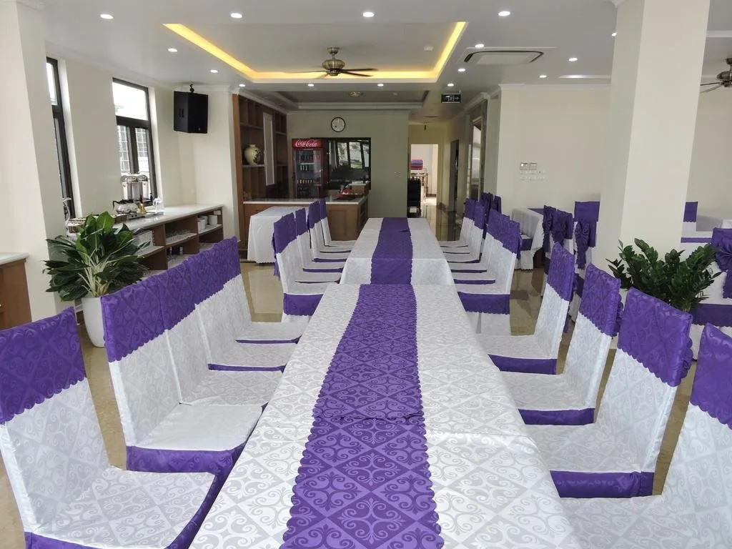 White Crown Hotel