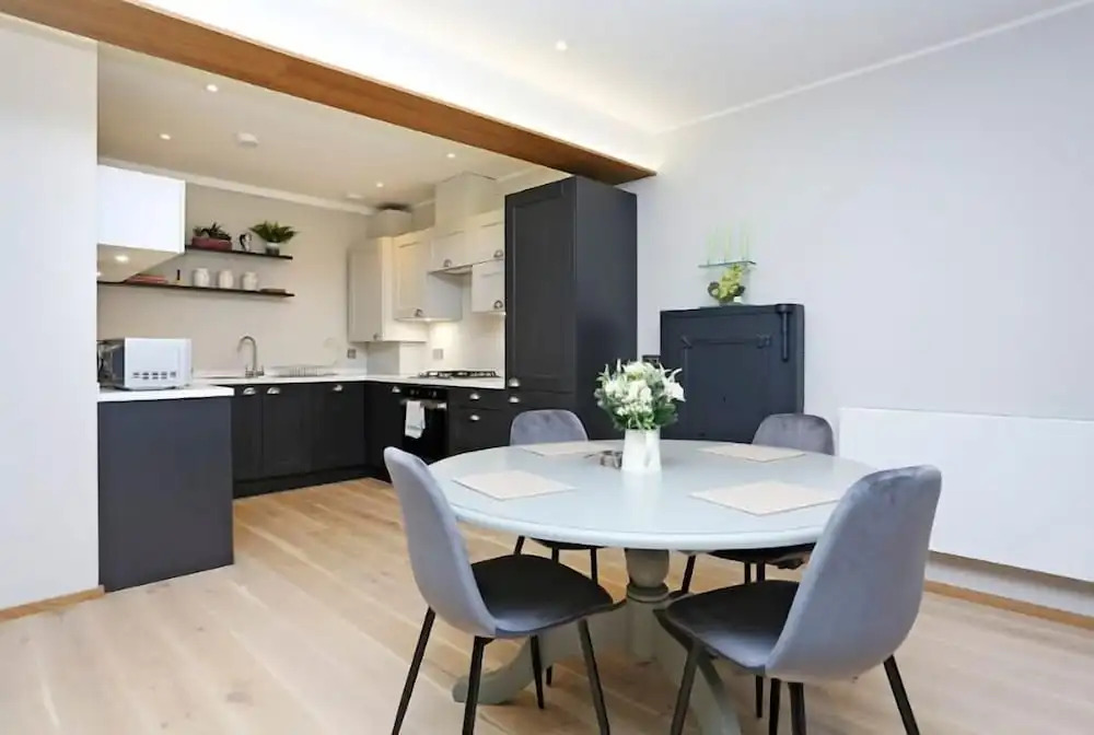 JOIVY Renovated Hidden Gem on the Historic Royal Mile