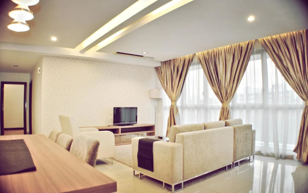 REGALIA RESIDENCE KLCC VIEW INFINITY POOL by BT RZQNA