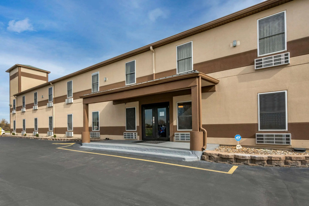 Econo Lodge Inn & Suites Granite City - St Louis