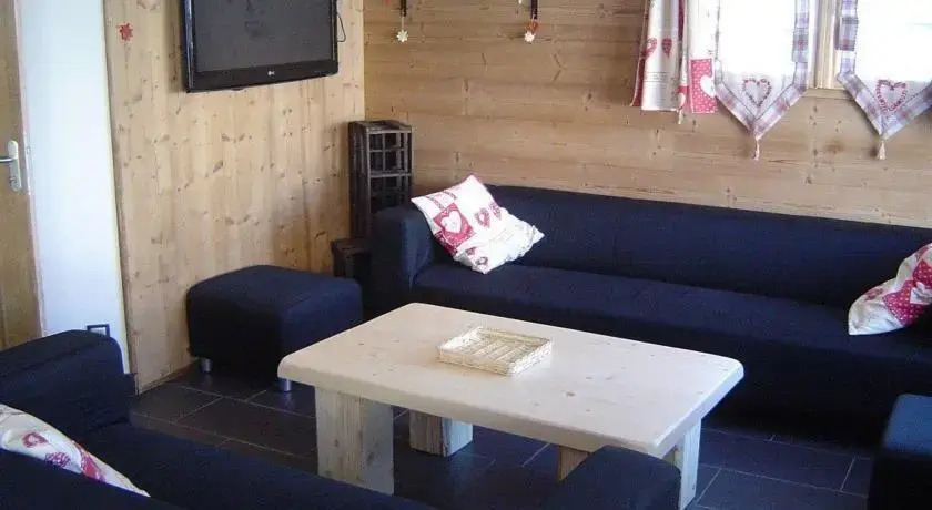 Residence Hameau de Clotaire Alpe dHuez - by EMERALD STAY